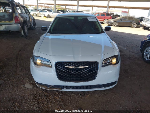 2C3CCAAG2KH502937 Chrysler 300 Touring