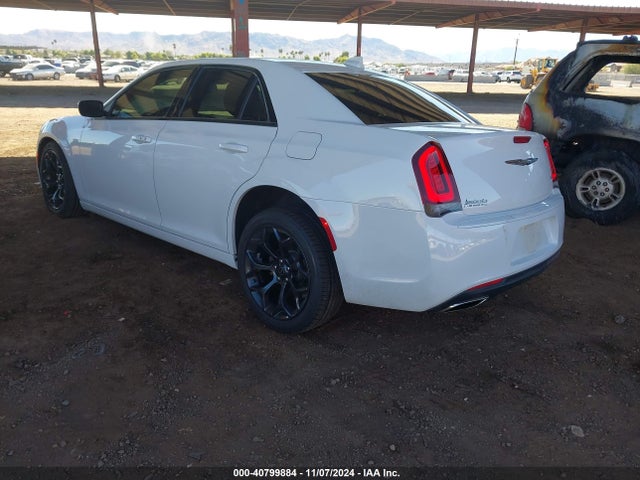 2C3CCAAG2KH502937 Chrysler 300 Touring