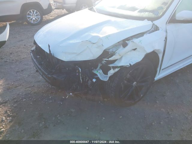 1VWDT7A31HC076425 Volkswagen Passat 1.8t R-line