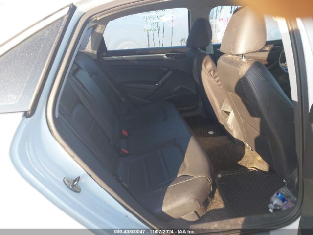 1VWDT7A31HC076425 Volkswagen Passat 1.8t R-line