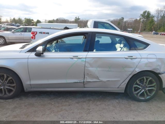 3FA6P0T95HR302272 Ford FUSION SE