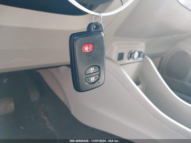Toyota Prius V Two 2014 JTDZN3EUXEJ002412 Image 11