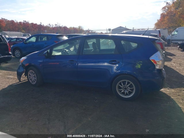Toyota Prius V Two 2014 JTDZN3EUXEJ002412 Image 14