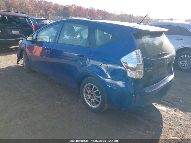 Toyota Prius V Two 2014 JTDZN3EUXEJ002412 Image 3