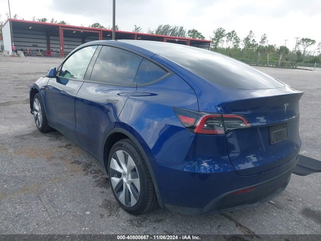 2024 TESLA MODEL Y 7SAYGDED3RF032671 Photo 2