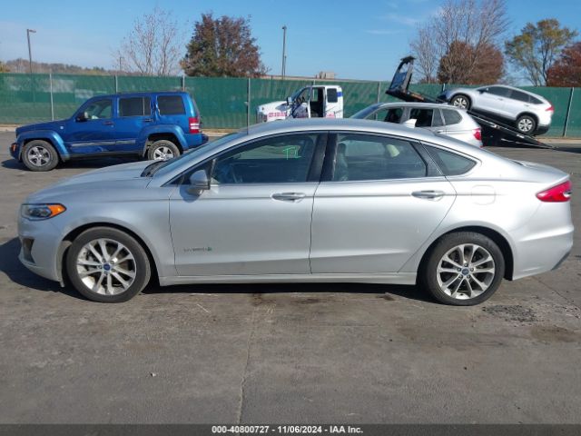 3FA6P0MU8KR119667 Ford Fusion Hybrid Sel