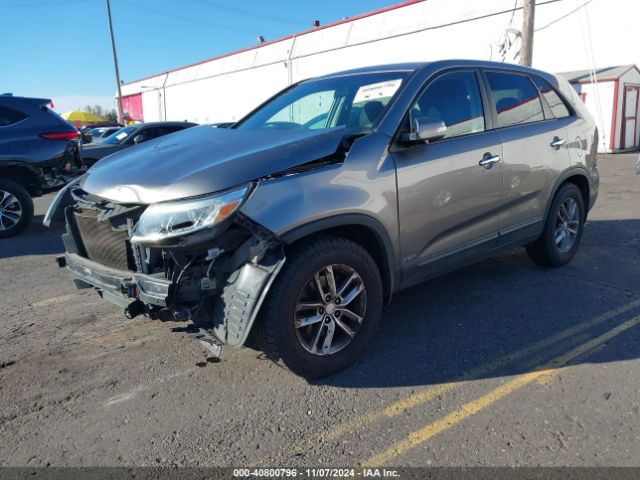 5XYKTCA6XFG643186 KIA SORENTO LX