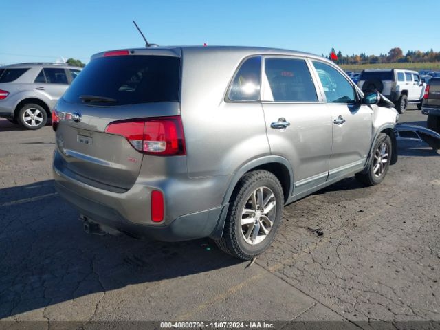 5XYKTCA6XFG643186 KIA SORENTO LX