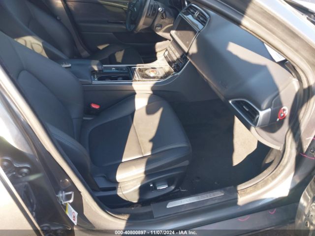 SAJAJ4GX7KCP43964 Jaguar Xe 30t Premium