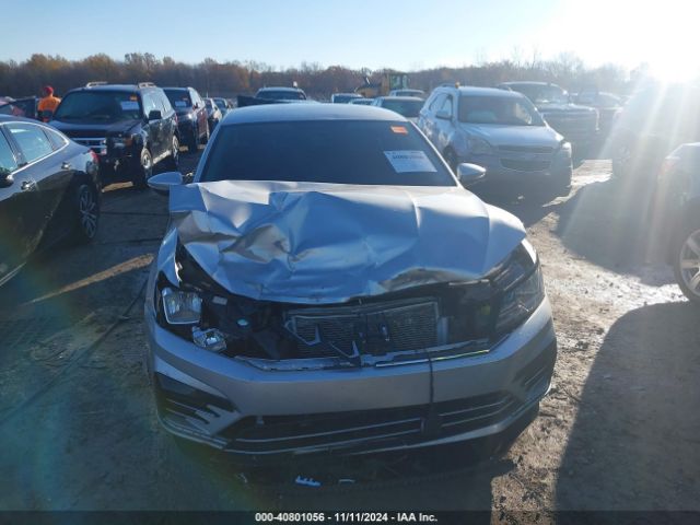1VWDT7A34HC006840 Volkswagen Passat 1.8t R-line