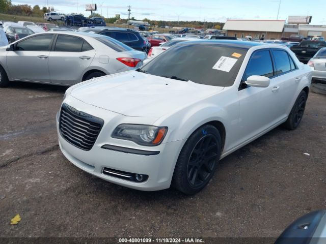 2C3CCABG8EH340444 Chrysler 300 300s
