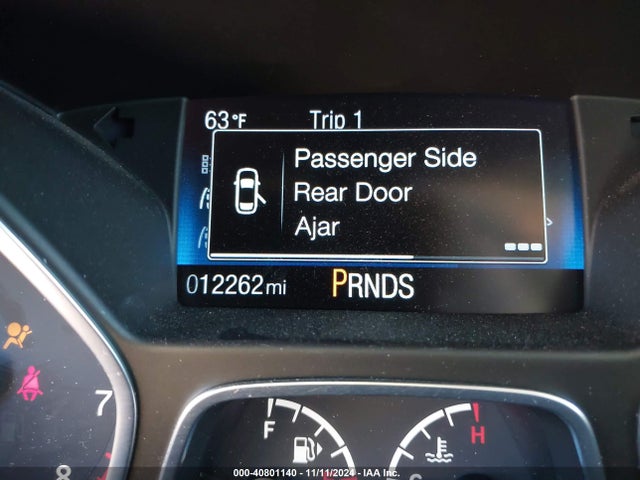 Ford FOCUS SE 2018 1FADP3FEXJL321843 Image 16