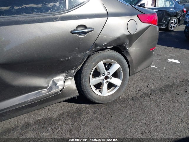 5XXGM4A76FG406765 KIA Optima Lx