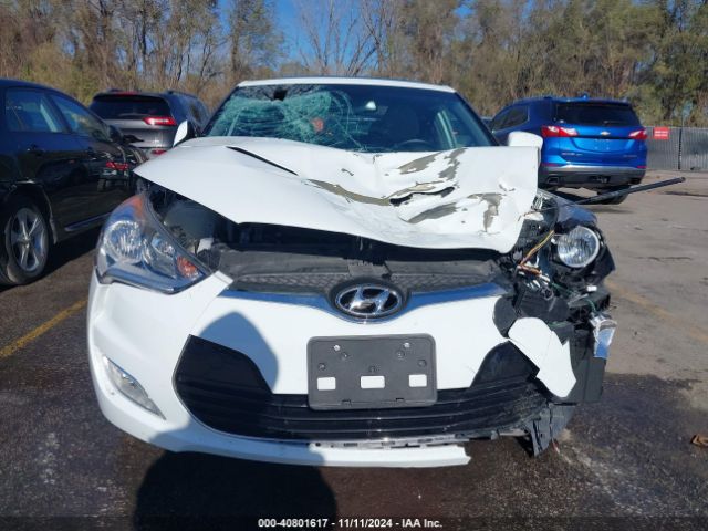 KMHTC6AD5EU215152 Hyundai Veloster Base W/gray