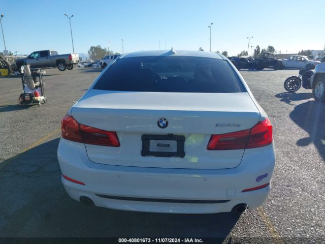 WBAJA9C5XJB250555 BMW 530e Iperformance
