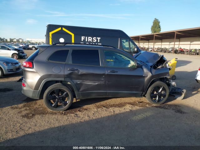 1C4PJLCBXJD556532 Jeep Cherokee Latitude Fwd