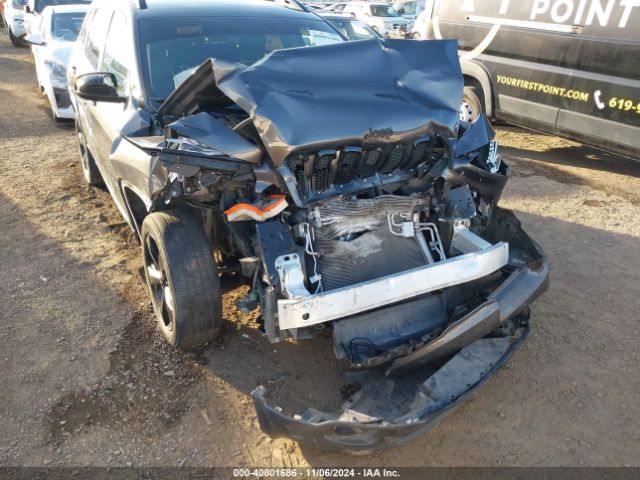 1C4PJLCBXJD556532 Jeep Cherokee Latitude Fwd