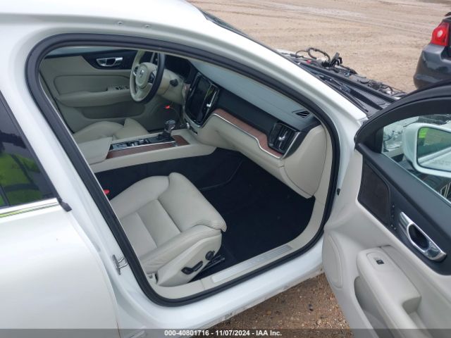 7JRA22TL1KG009463 Volvo S60 T6 Inscription