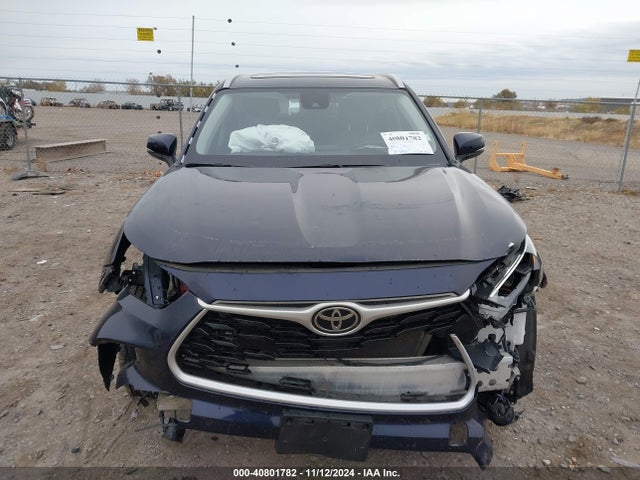 Toyota Highlander Xle 2022 5TDGZRBH2NS245799 Image 12