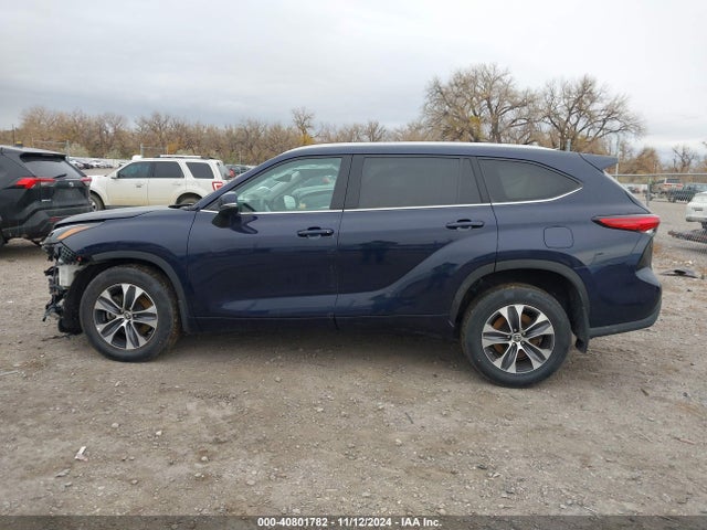 Toyota Highlander Xle 2022 5TDGZRBH2NS245799 Image 14