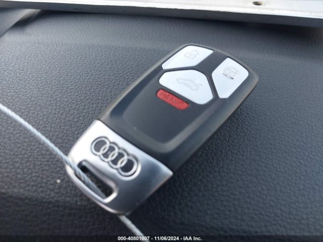 WA1LAAF72JD048091 Audi Q7 3.0t Premium
