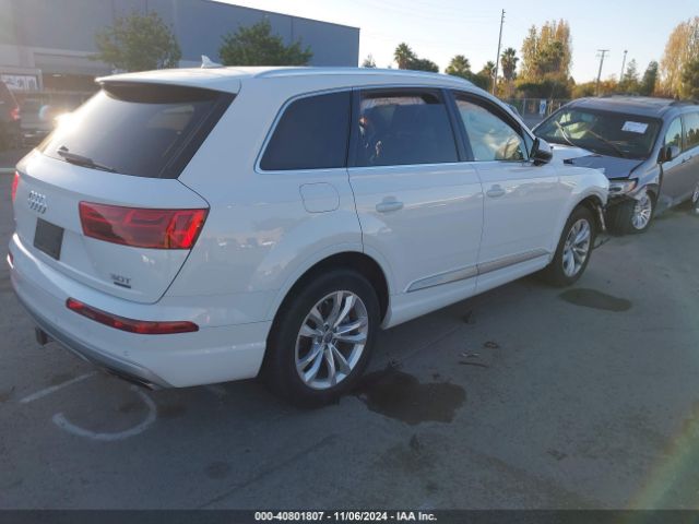 WA1LAAF72JD048091 Audi Q7 3.0t Premium