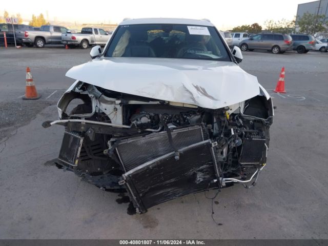 WA1LAAF72JD048091 Audi Q7 3.0t Premium