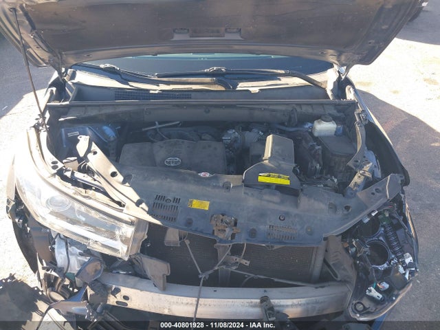 Toyota Highlander Limited 2018 5TDDZRFH8JS802805 Image 10