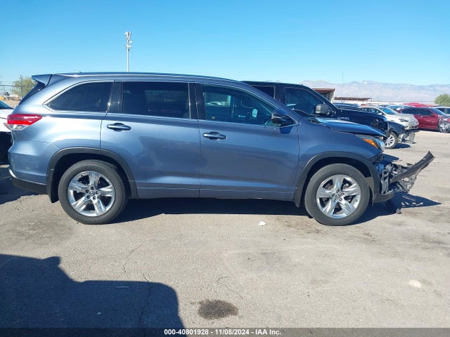 Toyota Highlander Limited 2018 5TDDZRFH8JS802805 Image 13