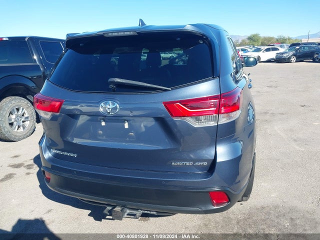 Toyota Highlander Limited 2018 5TDDZRFH8JS802805 Image 16