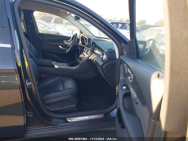 W1N0G8DB8NV382674 Mercedes-Benz Glc 300 Suv