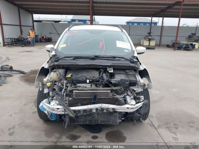 1FMCU0HD3JUB24214 Ford ESCAPE SEL