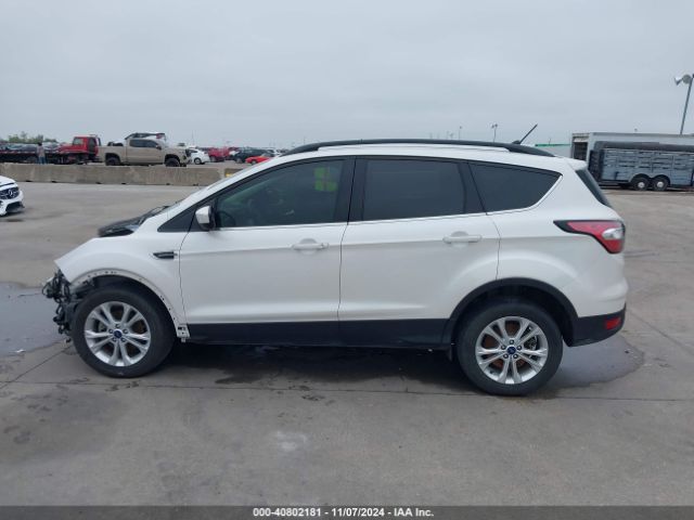 1FMCU0HD3JUB24214 Ford ESCAPE SEL