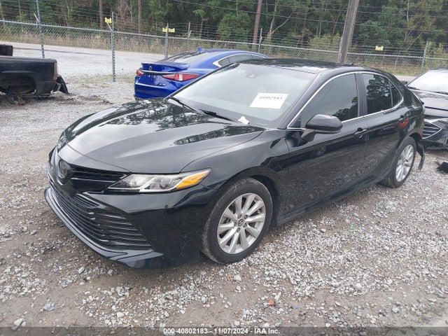 Toyota CAMRY LE 2020 4T1C11AK9LU319048 Image 2