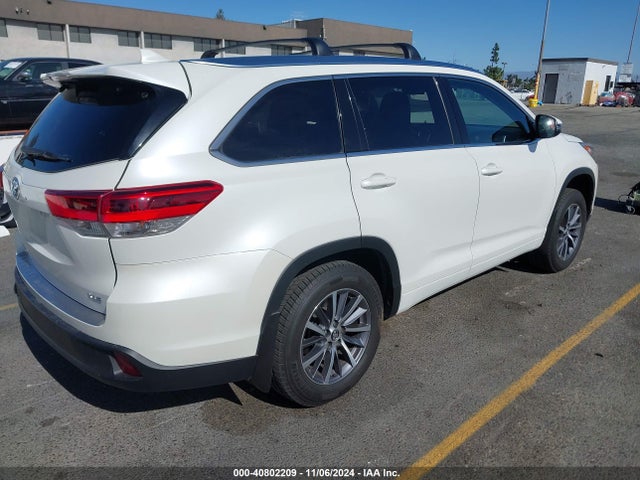 Toyota Highlander Xle 2017 5TDKZRFH4HS515673 Image 4