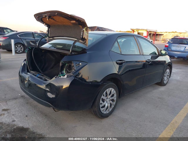Toyota COROLLA LE 2018 2T1BURHE9JC086076 Image 4