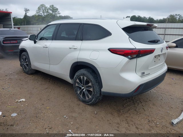 Toyota Highlander Xle 2021 5TDGZRAH8MS522617 Image 3