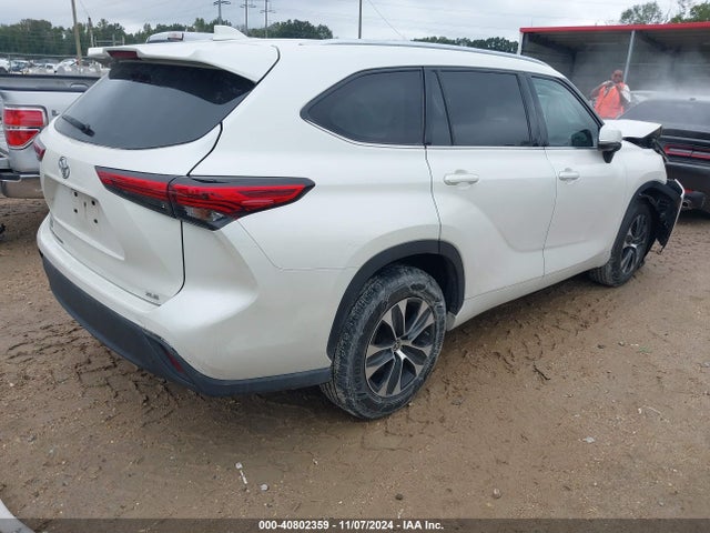 Toyota Highlander Xle 2021 5TDGZRAH8MS522617 Image 4