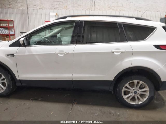 1FMCU9GD7JUC71173 Ford ESCAPE SE