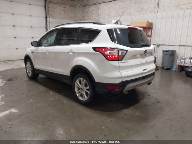 1FMCU9GD7JUC71173 Ford ESCAPE SE