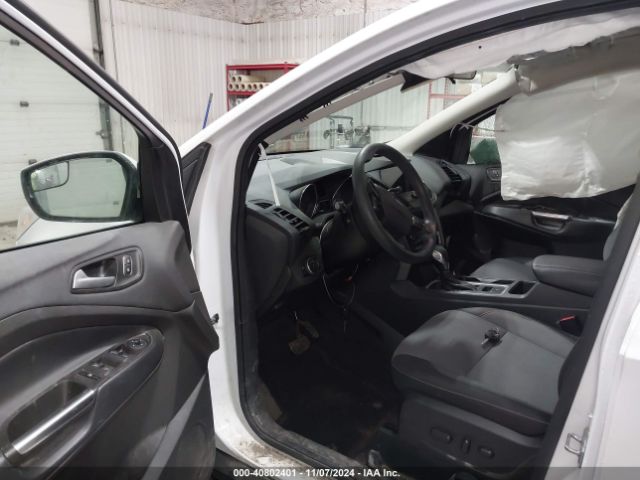 1FMCU9GD7JUC71173 Ford ESCAPE SE