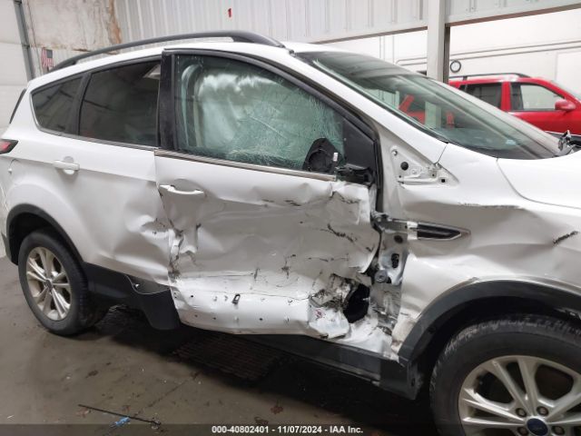 1FMCU9GD7JUC71173 Ford ESCAPE SE