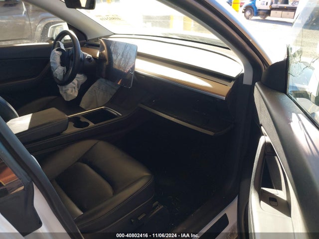 2022 TESLA MODEL Y 7SAYGDEE9NF437503 Photo 4