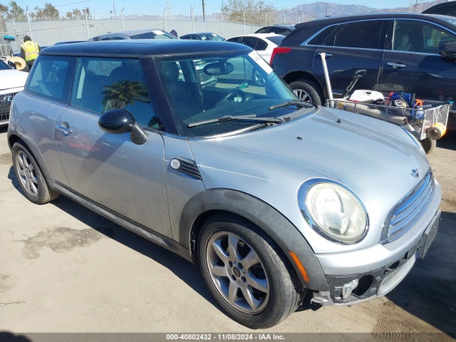 2009 MINI COOPER WMWMF33509TW71038 Photo 0