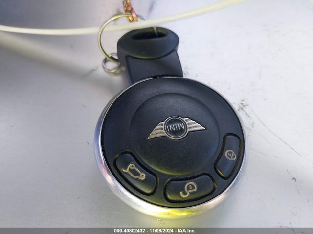 2009 MINI COOPER WMWMF33509TW71038 Photo 10