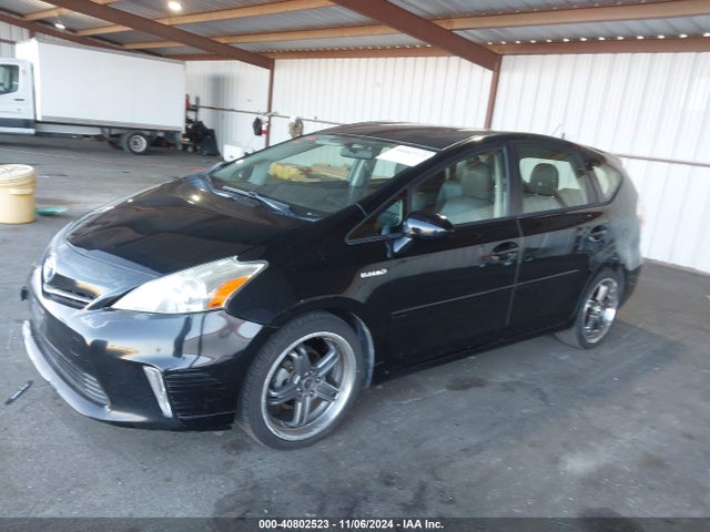 Toyota Prius V Two 2014 JTDZN3EU3EJ006091 Image 2