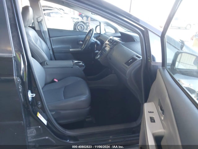 Toyota Prius V Two 2014 JTDZN3EU3EJ006091 Image 5