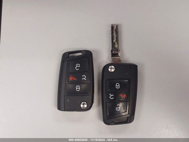 3VW717AU0JM767770 Volkswagen Golf Sportwagen Tsi S