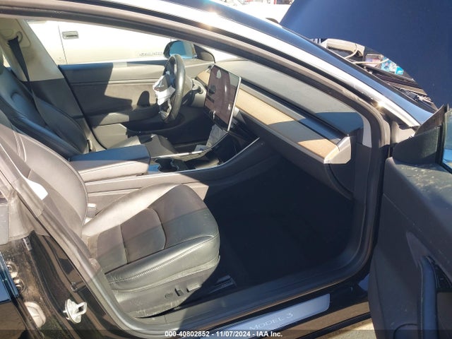 2018 TESLA MODEL 3 5YJ3E1EA1JF151745 Photo 4