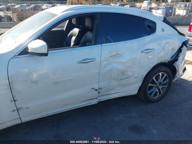ZN661XUA6HX250525 Maserati Levante
